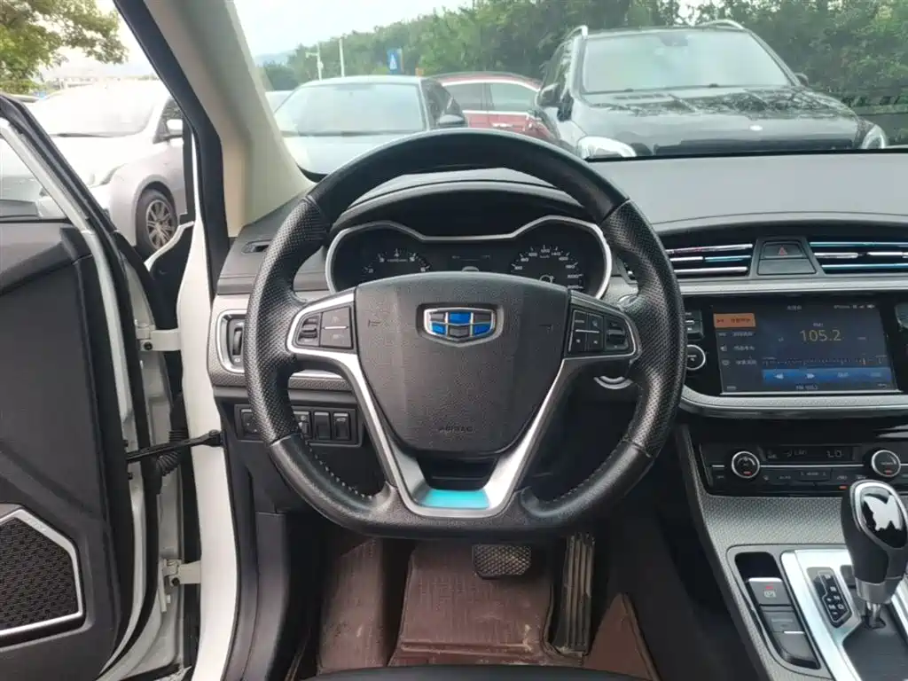 Geely Emgrand GS 2017 — фото 11