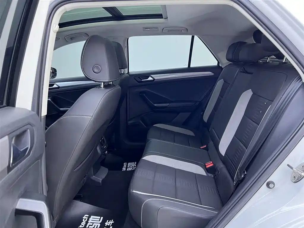 Volkswagen T-Roc 2022 — фото 13