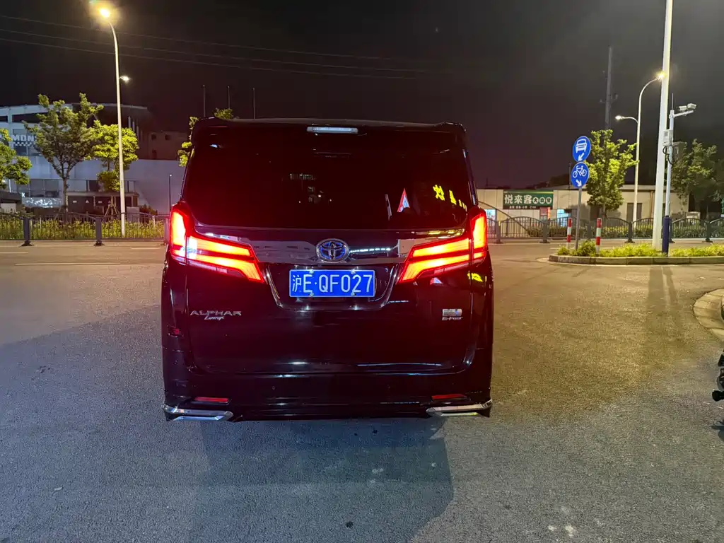 Toyota Alphard 2019 — фото 3
