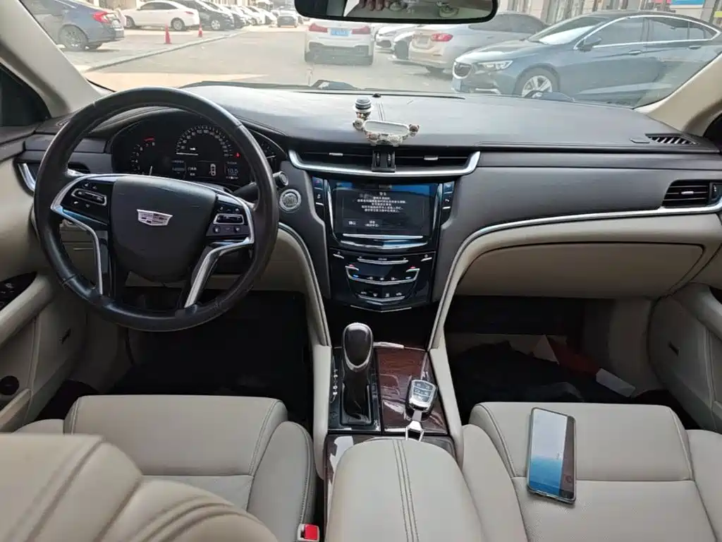 Cadillac XTS 2017 — фото 10