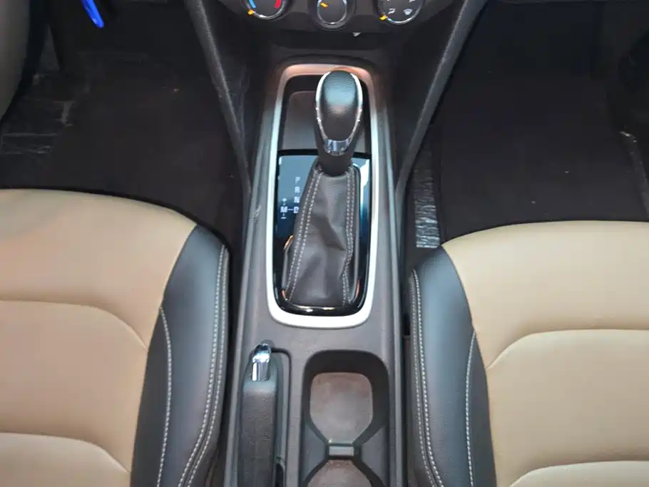 Chevrolet Cruze 2022 — фото 16