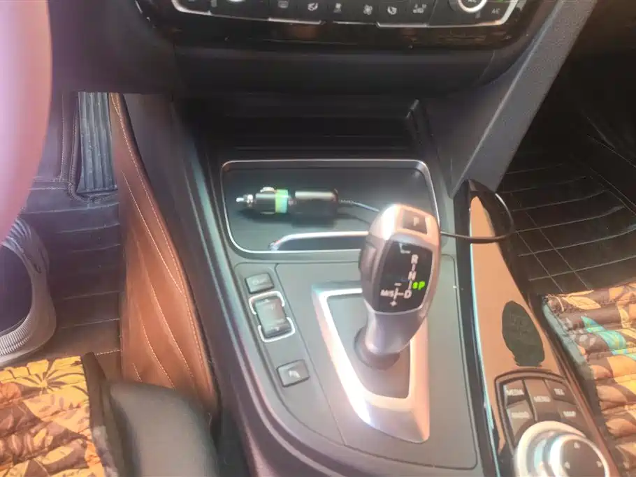 BMW 3 Series 2016 — фото 16