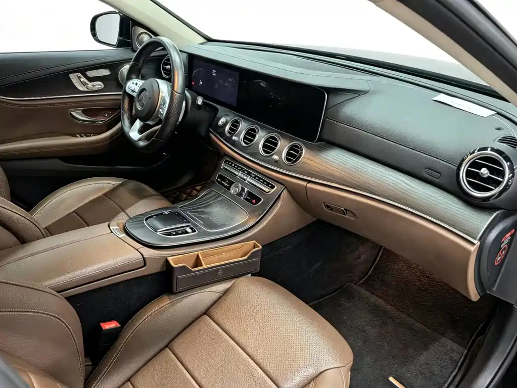 Mercedes-Benz E-Class 2020 — фото 11