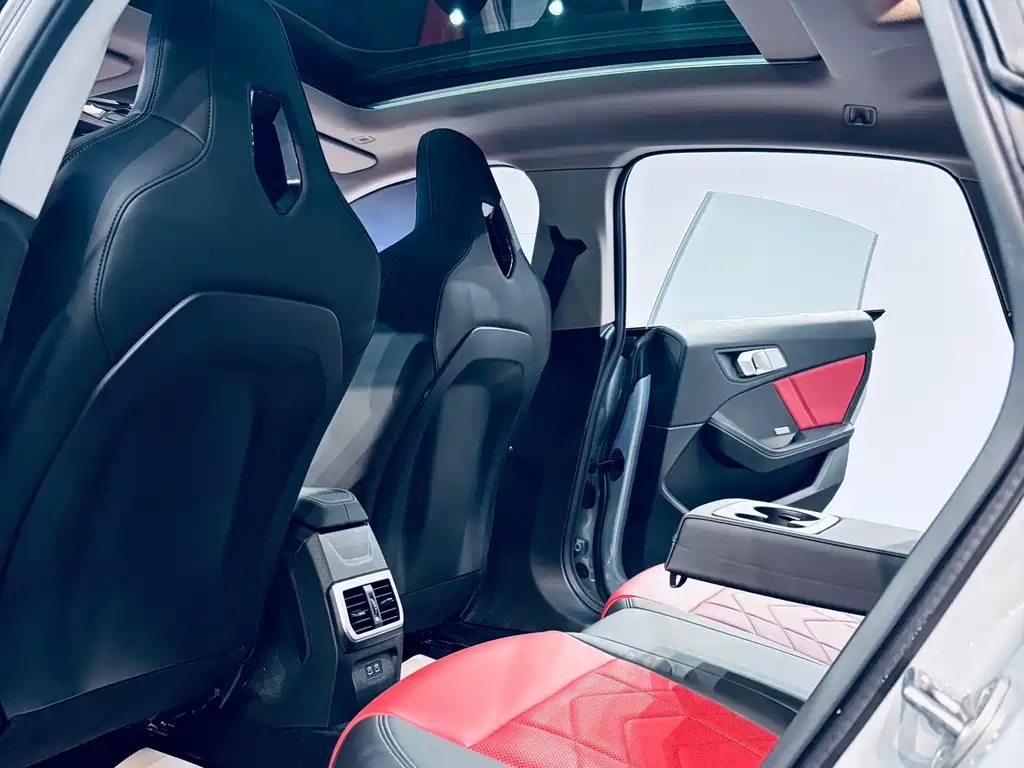 BMW 2 Series 2025 — фото 13