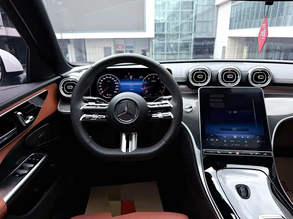 Mercedes-Benz C-Class 2024