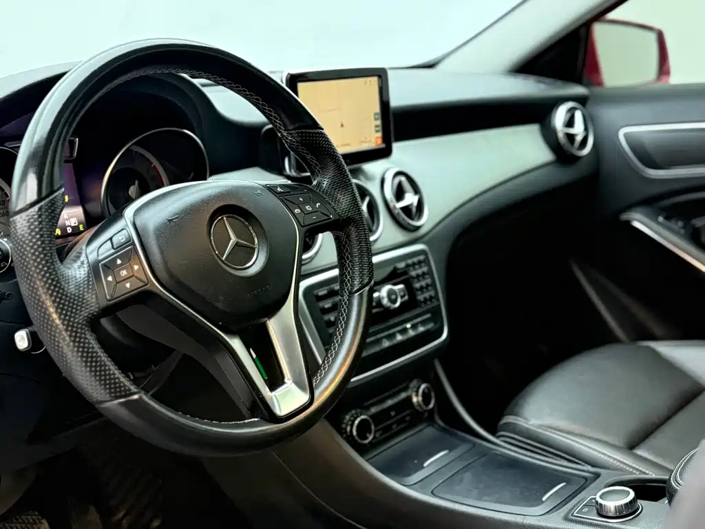 Mercedes-Benz GLA 2015 — фото 11
