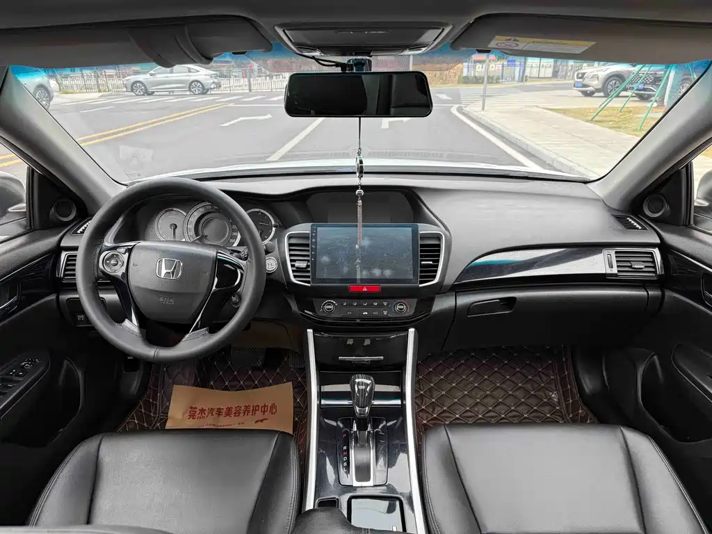 Honda Accord 2018 — фото 12