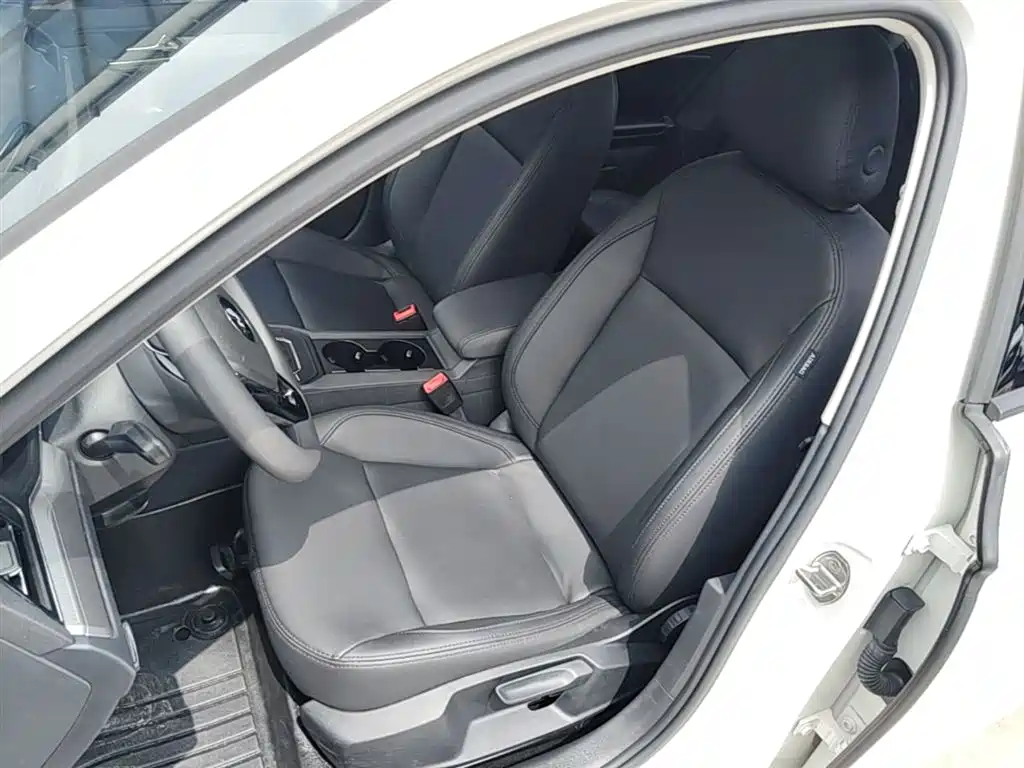 Volkswagen Lamando 2018 — фото 15