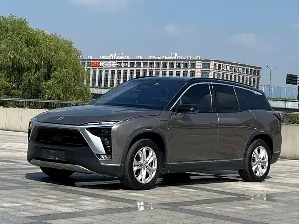 NIO ES8 2022