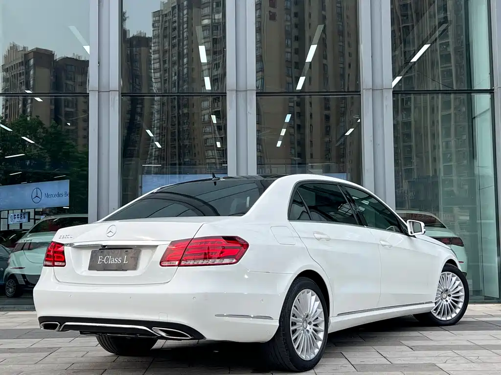 Mercedes-Benz E-Class 2015 — фото 10