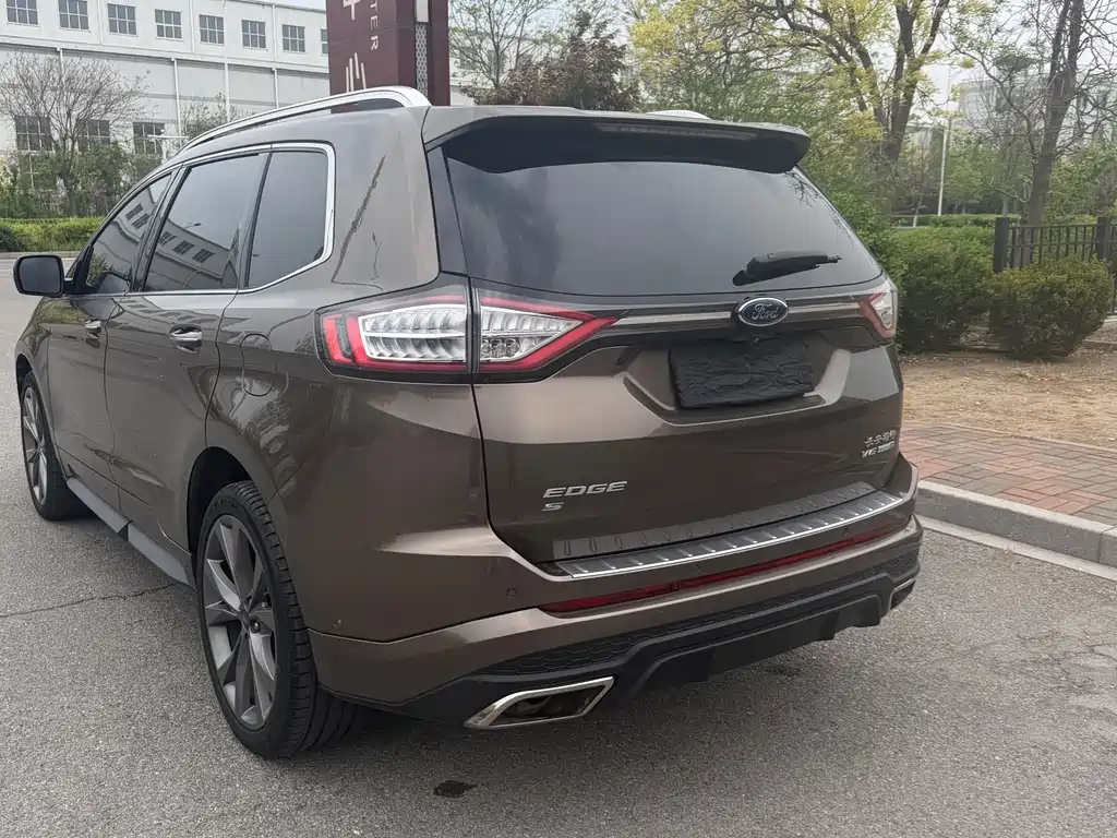 Ford Edge 2018 — фото 15