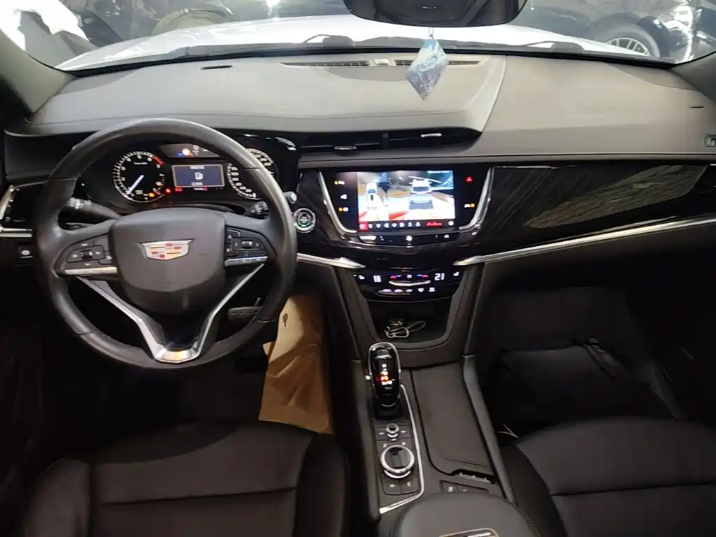 Cadillac XT6 2020 — фото 10