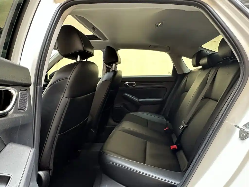 Honda Civic 2025 — фото 10