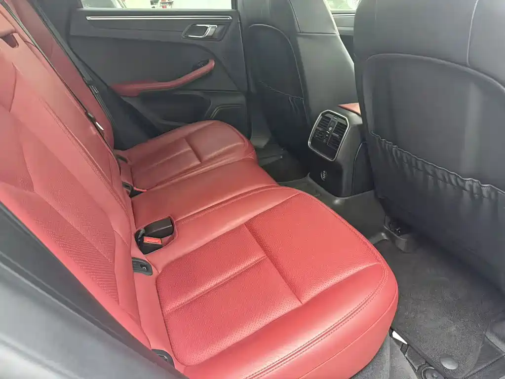 Porsche Macan 2019 — фото 13