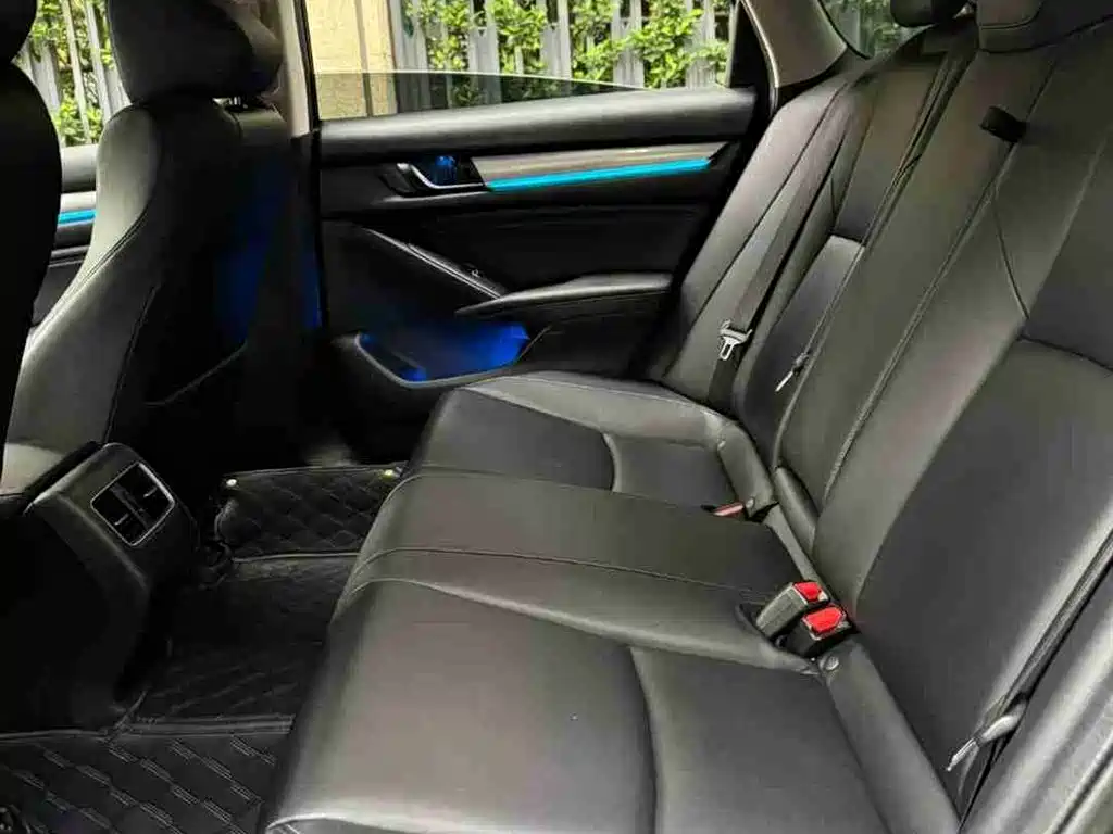 Honda Accord 2020 — фото 10