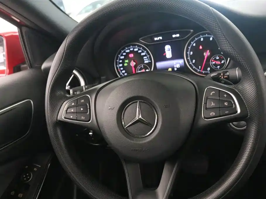 Mercedes-Benz A-Class 2017 — фото 6