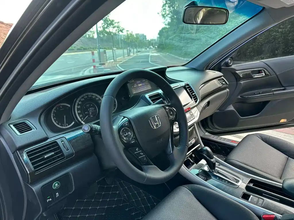 Honda Accord 2015 — фото 5