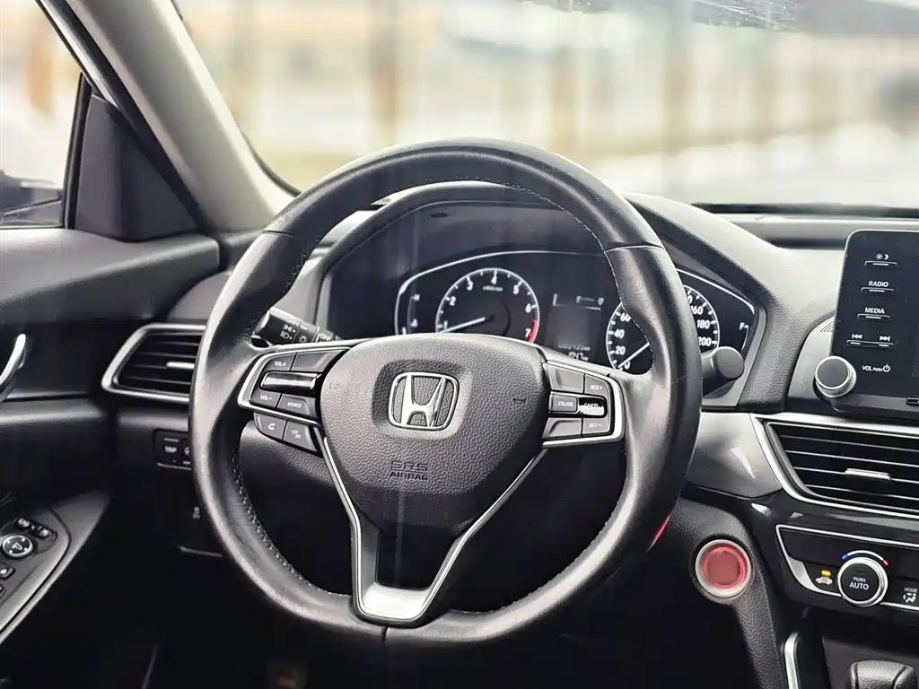 Honda Inspire 2018 — фото 8