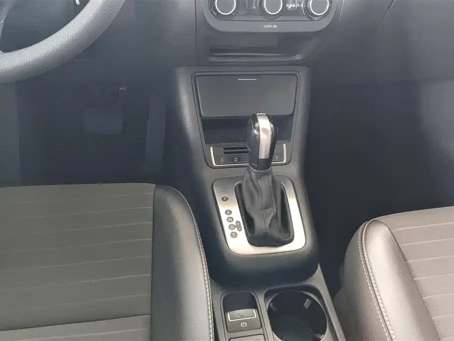 Volkswagen Tiguan 2018 — фото 16