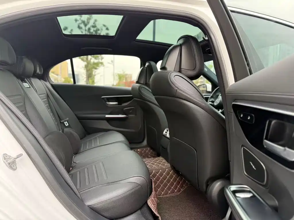 Mercedes-Benz C-Class 2022 — фото 15
