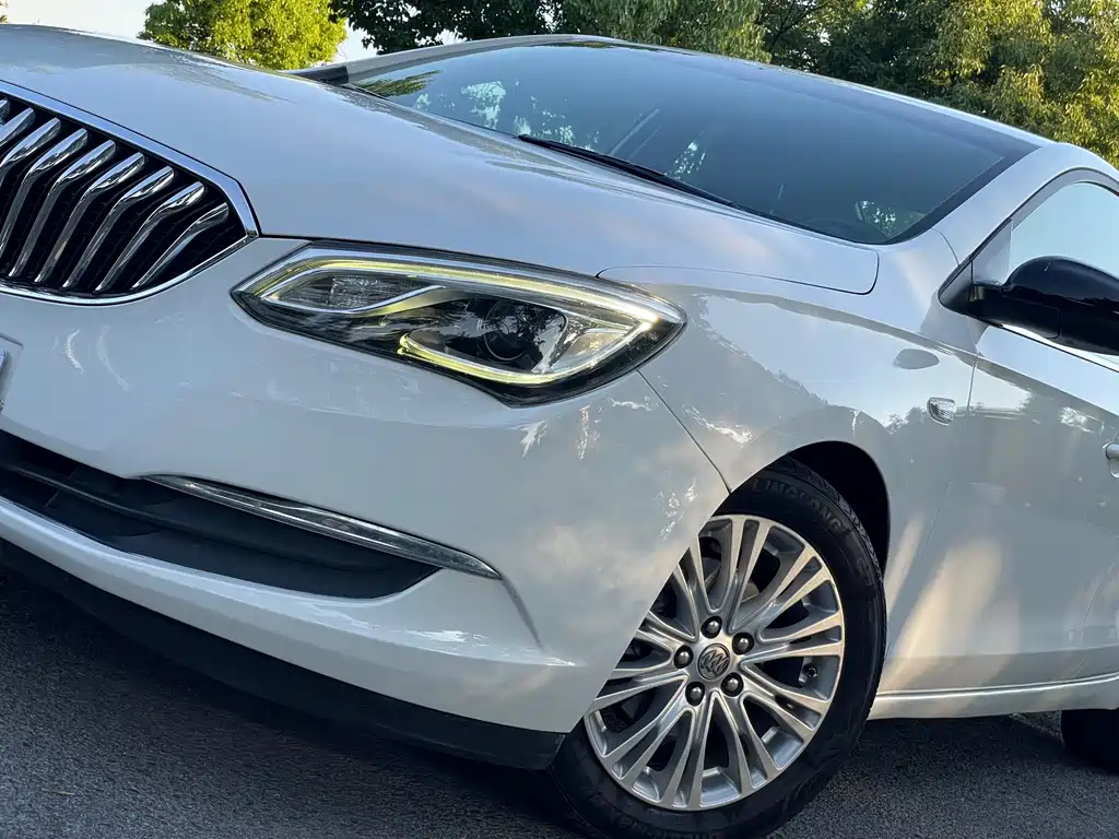 Buick Excelle 2017 — фото 4