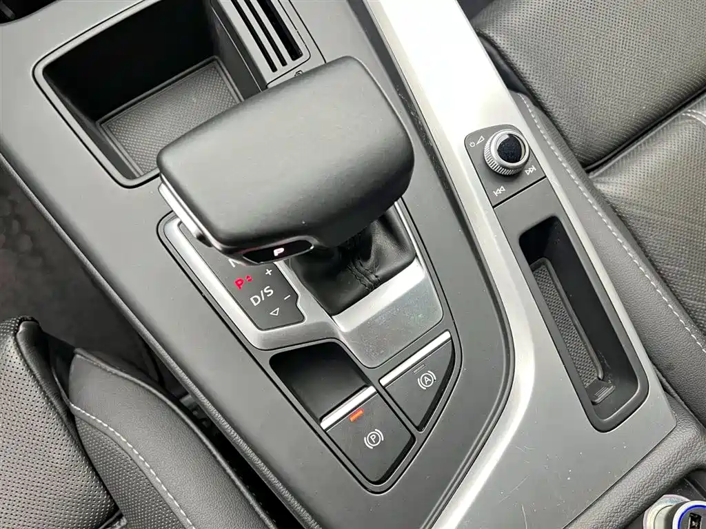 Audi A4L 2020 — фото 17