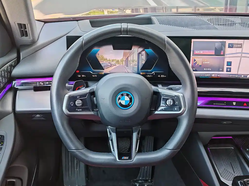BMW i5 — фото 23