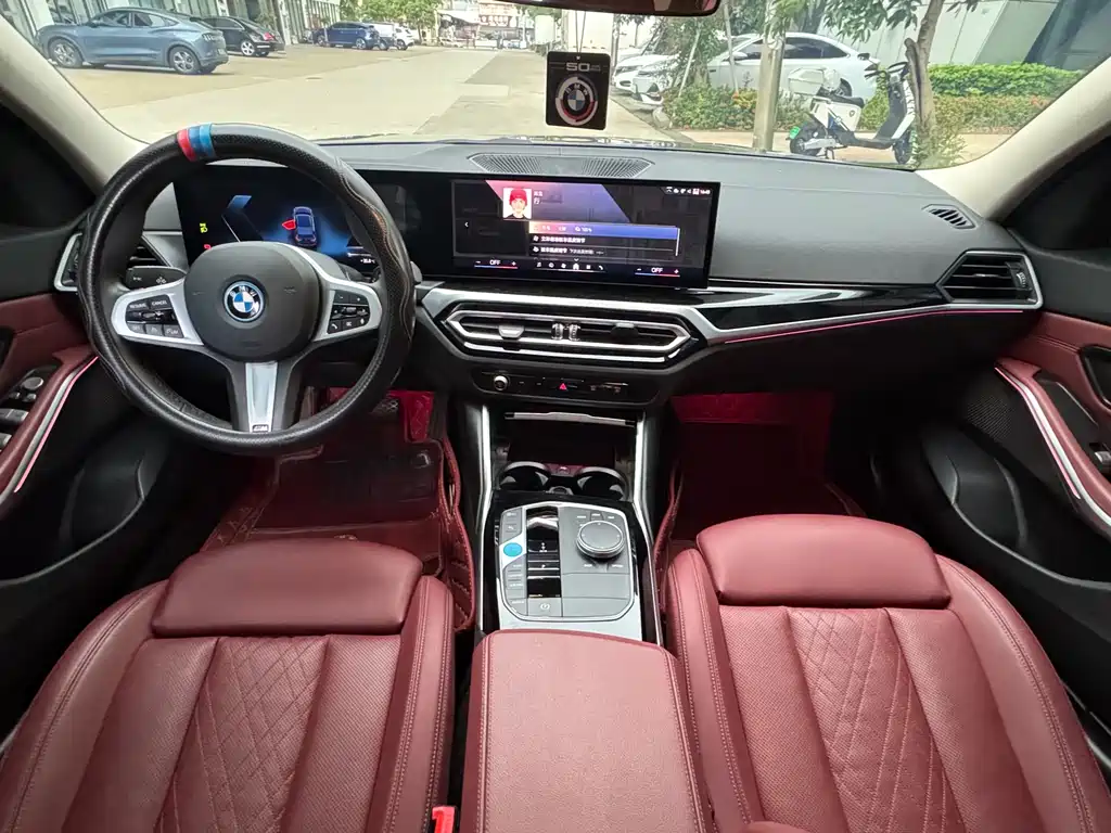 BMW i3 2024 — фото 6