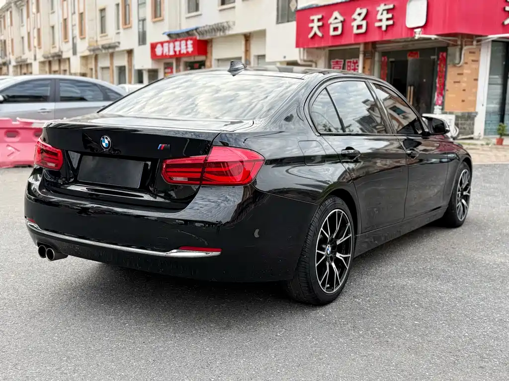 BMW 3 Series 2017 — фото 9