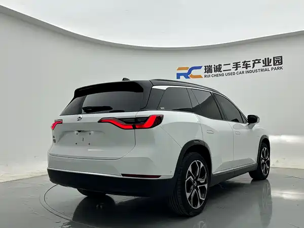 NIO ES8 2022