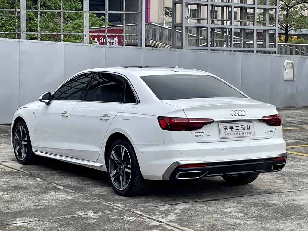 Audi A4L 2021 — фото 11