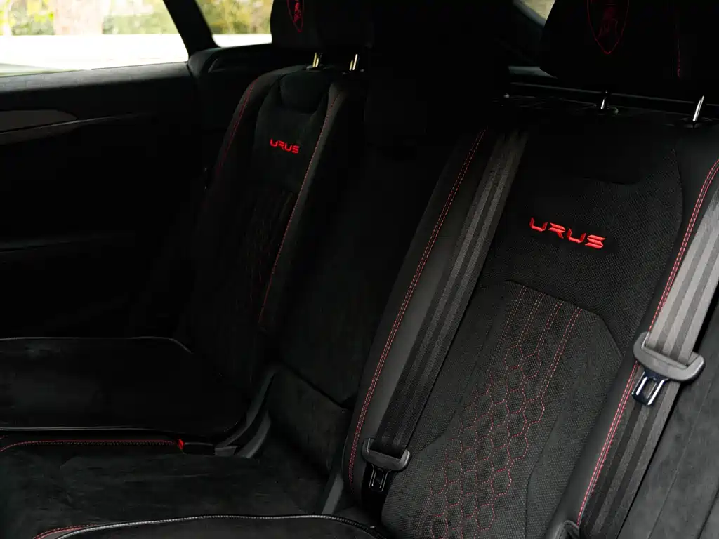 Lamborghini Urus 2023 — фото 18