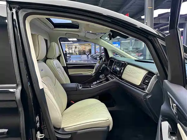 GAC Trumpchi M8 2021