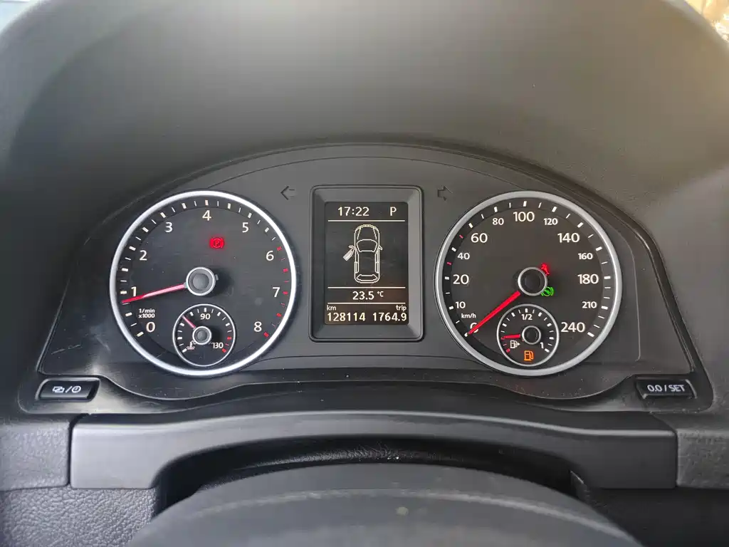 Volkswagen Tiguan 2015 — фото 11