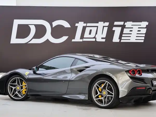 Ferrari F8 2019