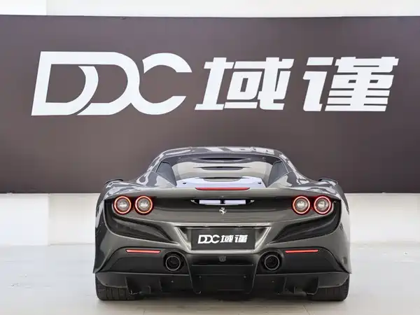 Ferrari F8 2019