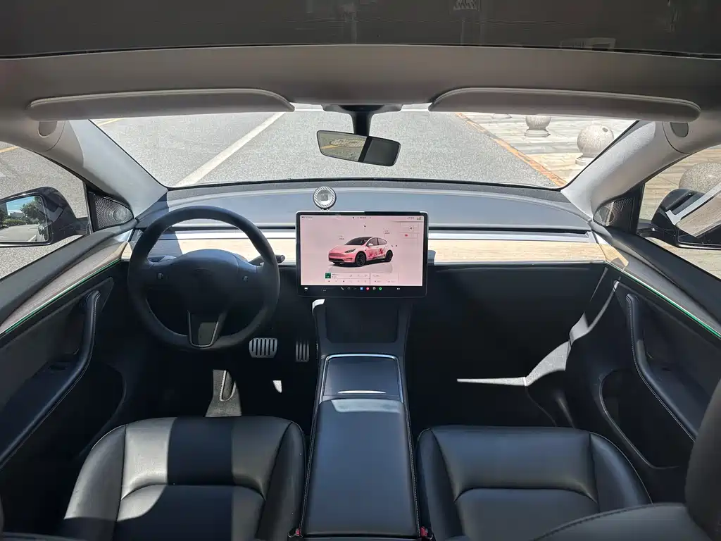 Tesla Model Y 2022 — фото 11