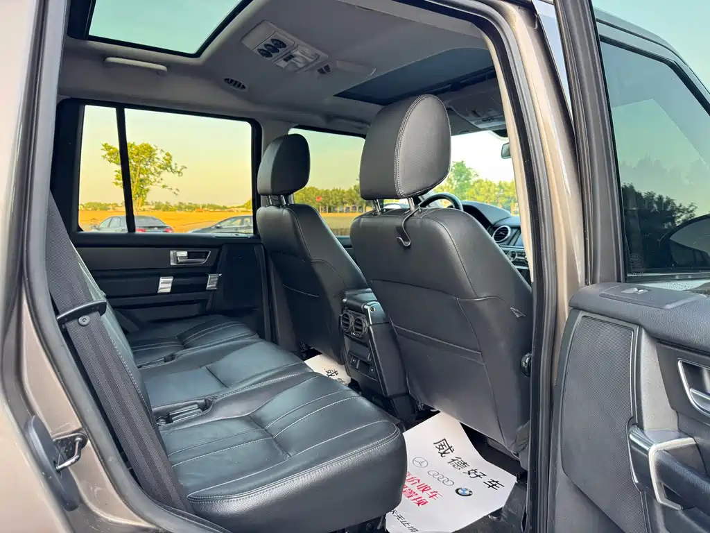 Land Rover Discovery 2015 — фото 13