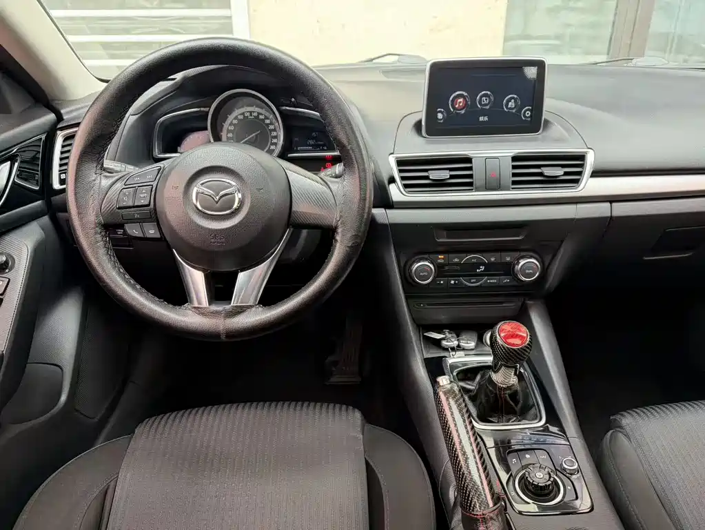 Mazda 3 Axela 2015