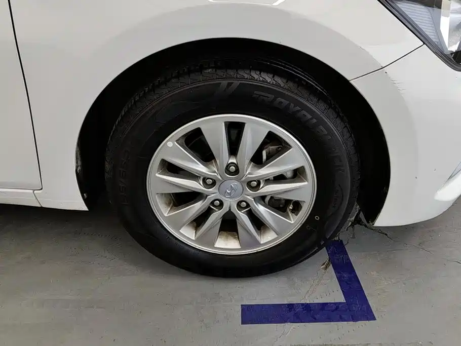 Hyundai Elantra 2021