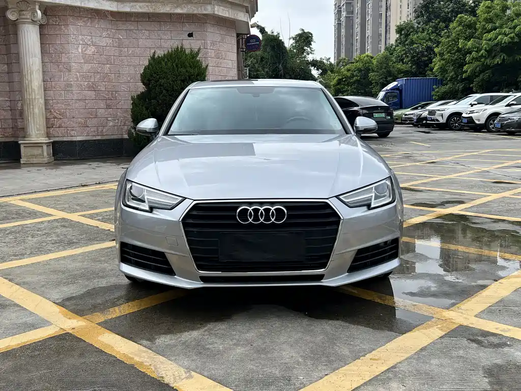 Audi A4L 2017
