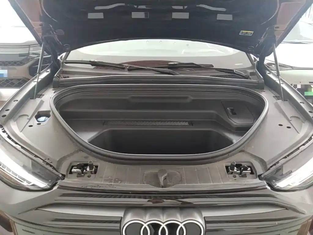 Audi Q6L e-tron 2025 — фото 20