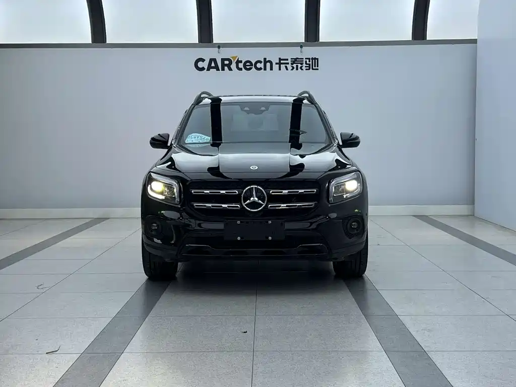 Mercedes-Benz GLB 2023