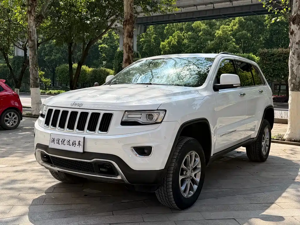 Jeep Grand Cherokee 2016 — фото 1