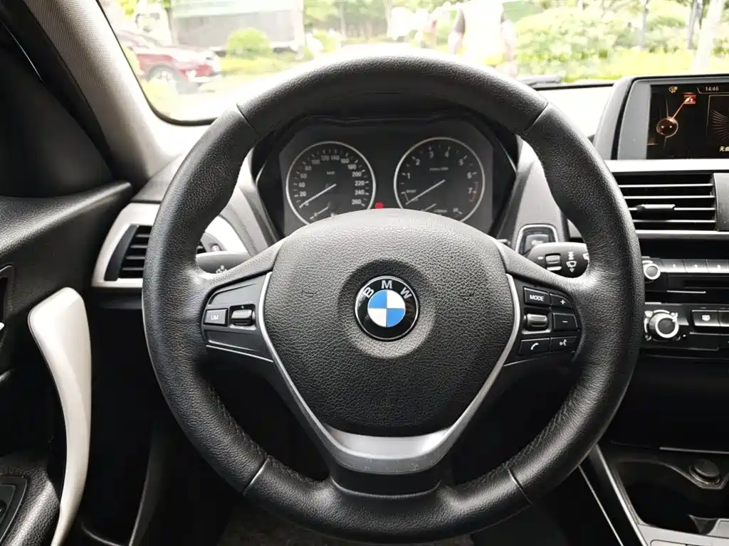 BMW 1 Series 2016 — фото 12