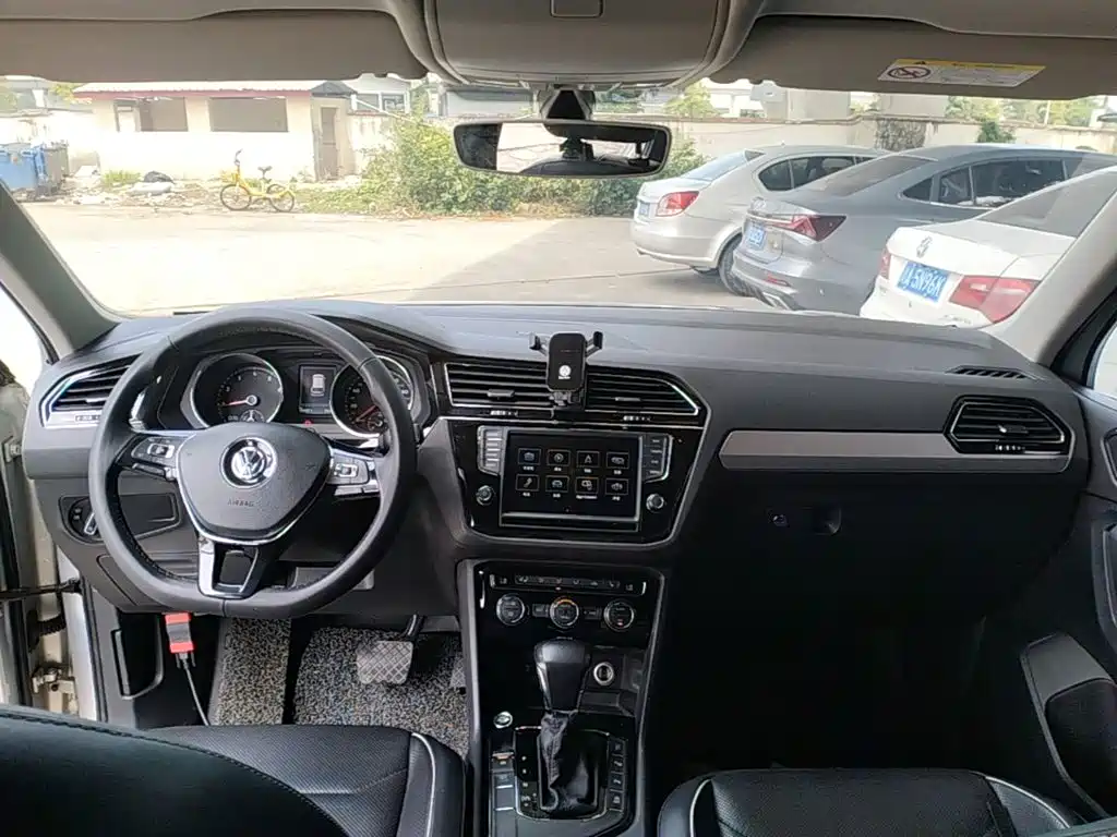 Volkswagen Tiguan L 2018 — фото 10