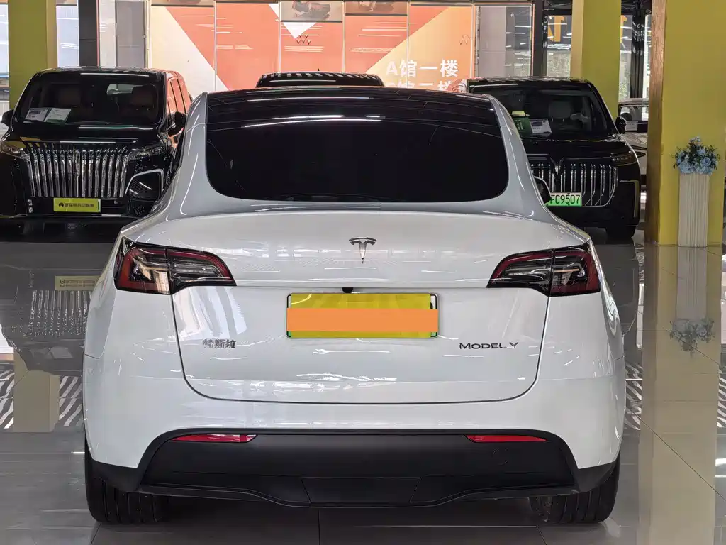 Tesla Model Y 2024 — фото 16