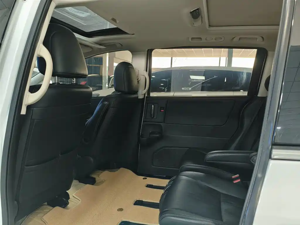 Honda Odyssey 2018 — фото 11