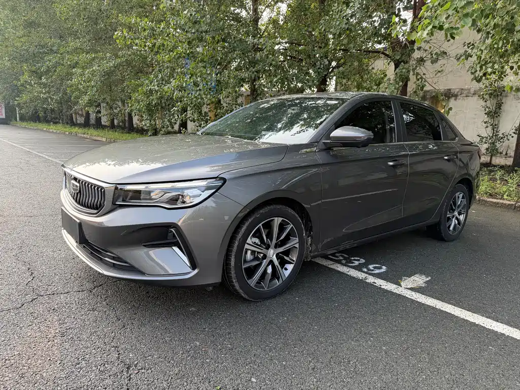 Geely Emgrand 2023
