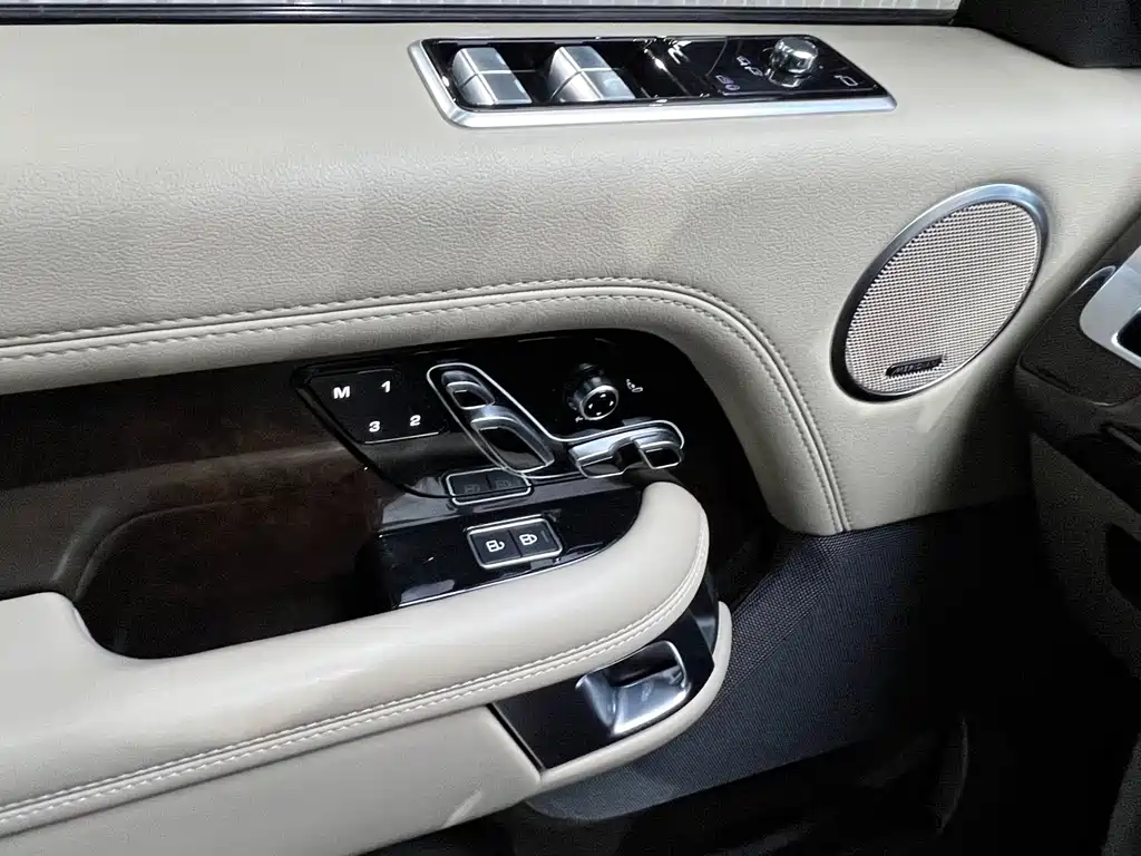 Land Rover Range Rover 2022 — фото 14
